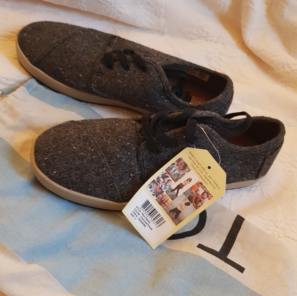 Tom's Paeso Shoes in Charcoal M7/W9